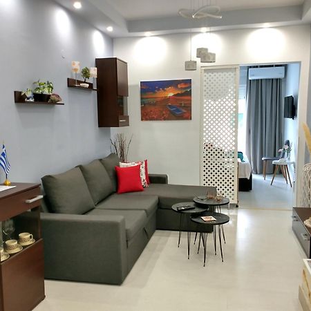 Niko'S Apartment - Beautiful Sea View Apartment ! Peraía エクステリア 写真