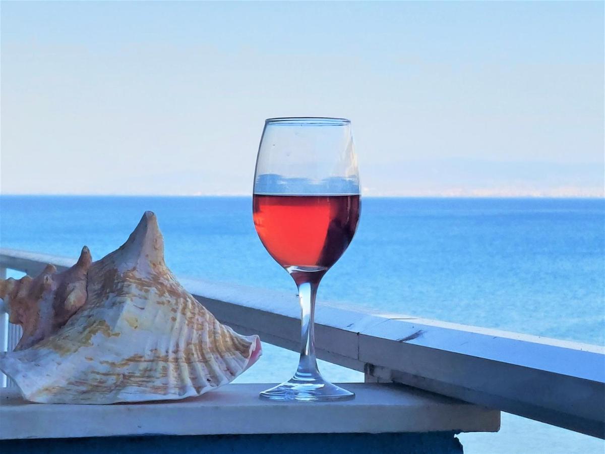 Niko'S Apartment - Beautiful Sea View Apartment ! Peraía エクステリア 写真