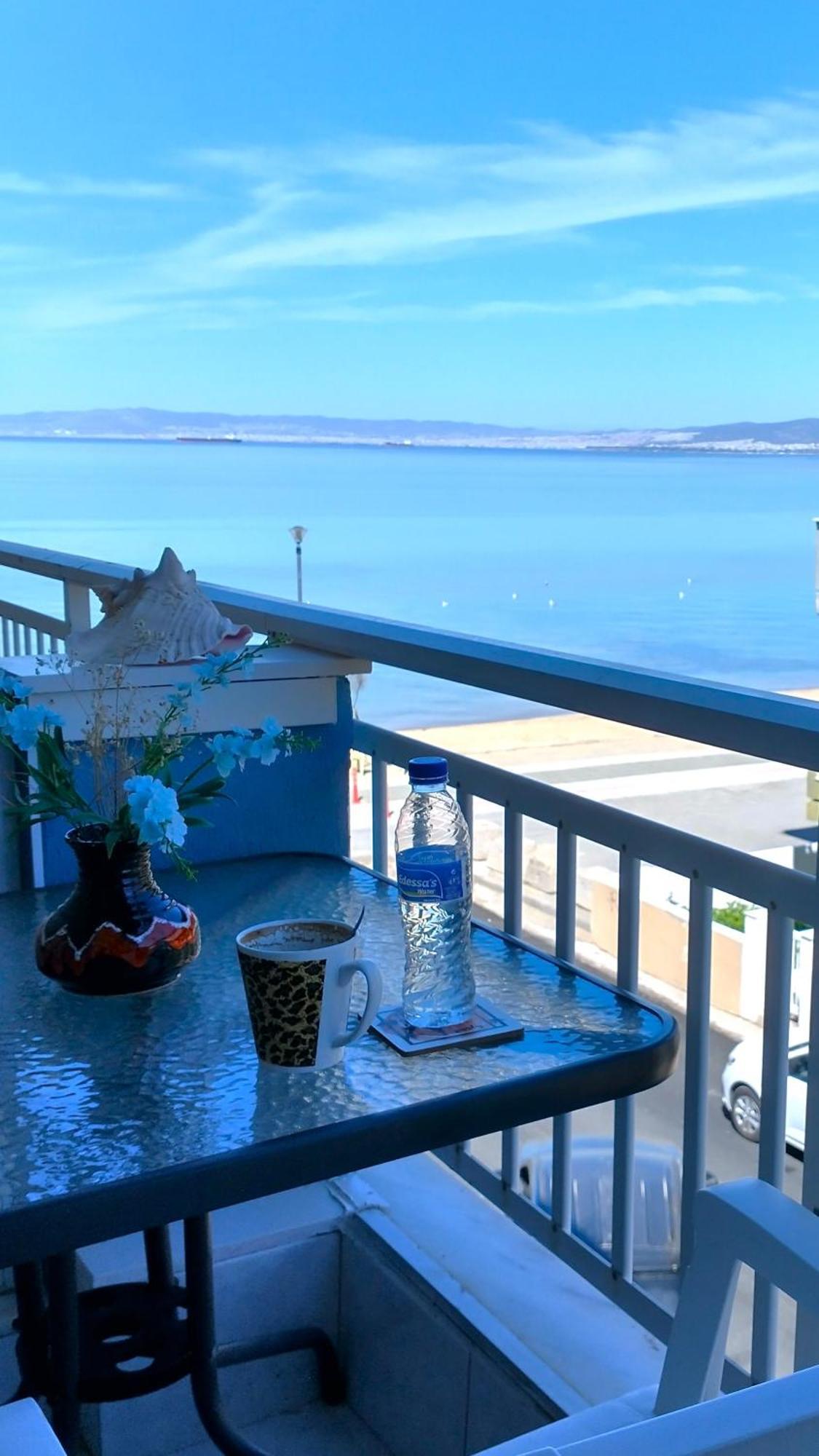Niko'S Apartment - Beautiful Sea View Apartment ! Peraía エクステリア 写真